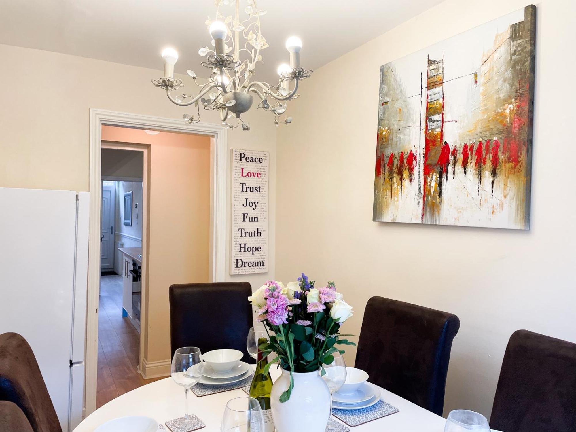 The Victoria - Quaint Victorian With Free Parking Апартаменты