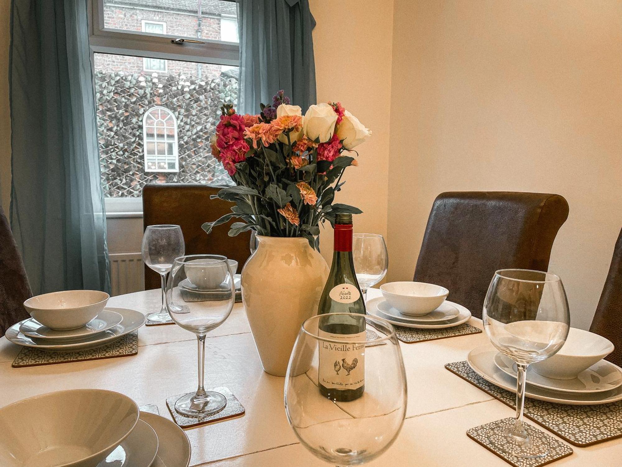 The Victoria - Quaint Victorian With Free Parking Апартаменты