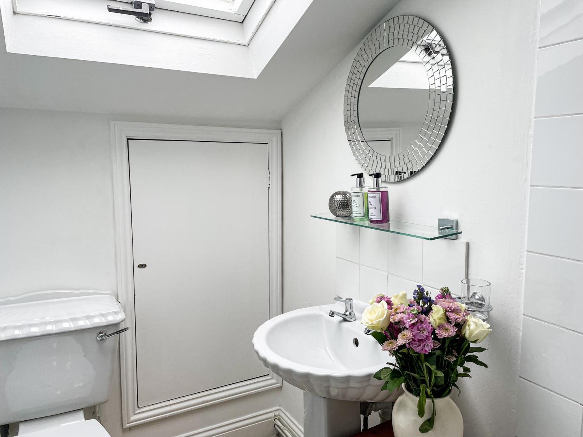 The Victoria - Quaint Victorian With Free Parking Апартаменты