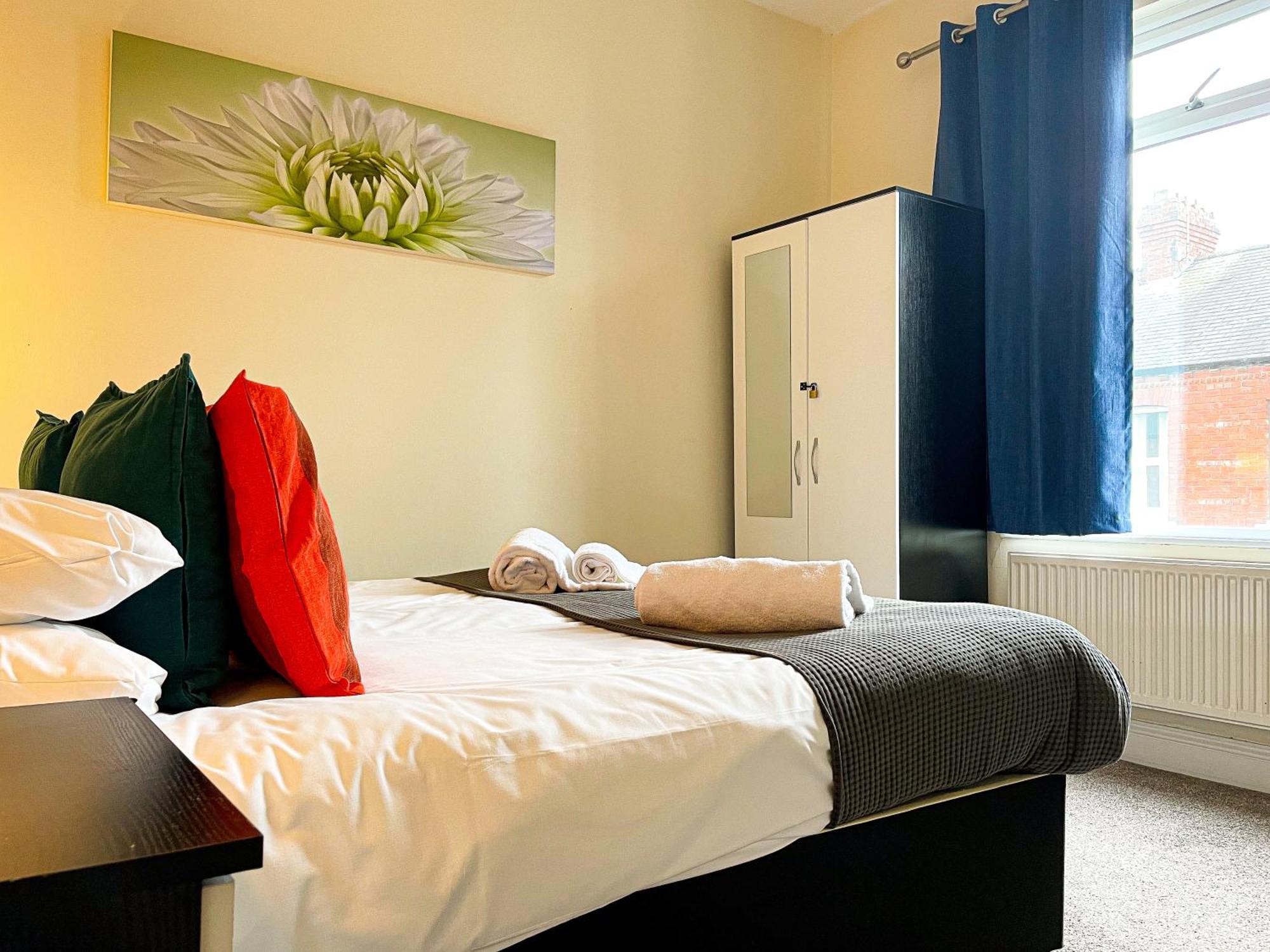 The Victoria - Quaint Victorian With Free Parking