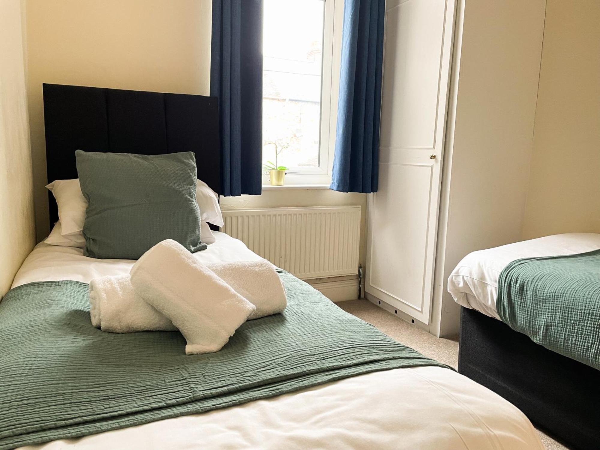 Апартаменты The Victoria - Quaint Victorian With Free Parking